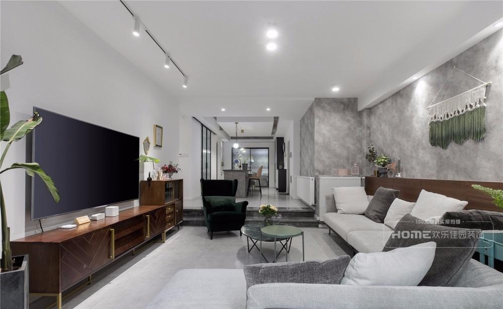 灰色调北欧风,打造花艺 90 后夫妇的诗意家居-13