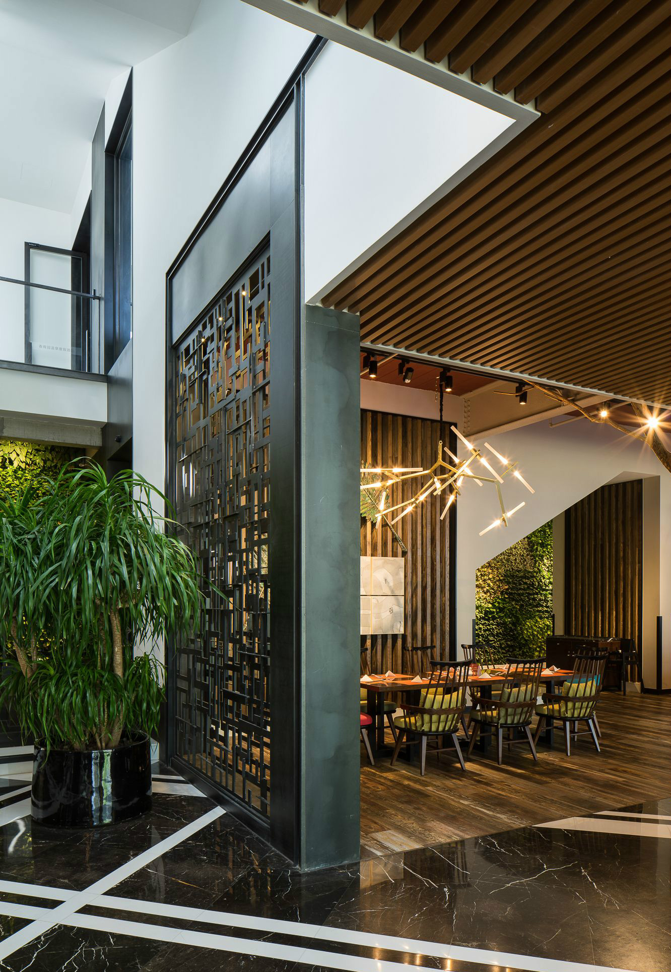 筑土设计  极富艺术感的“树”餐厅-1