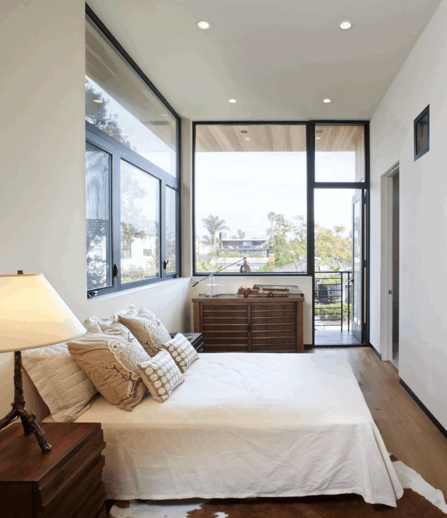 California Beach House Remodeled and Extended by Mayes Office-23