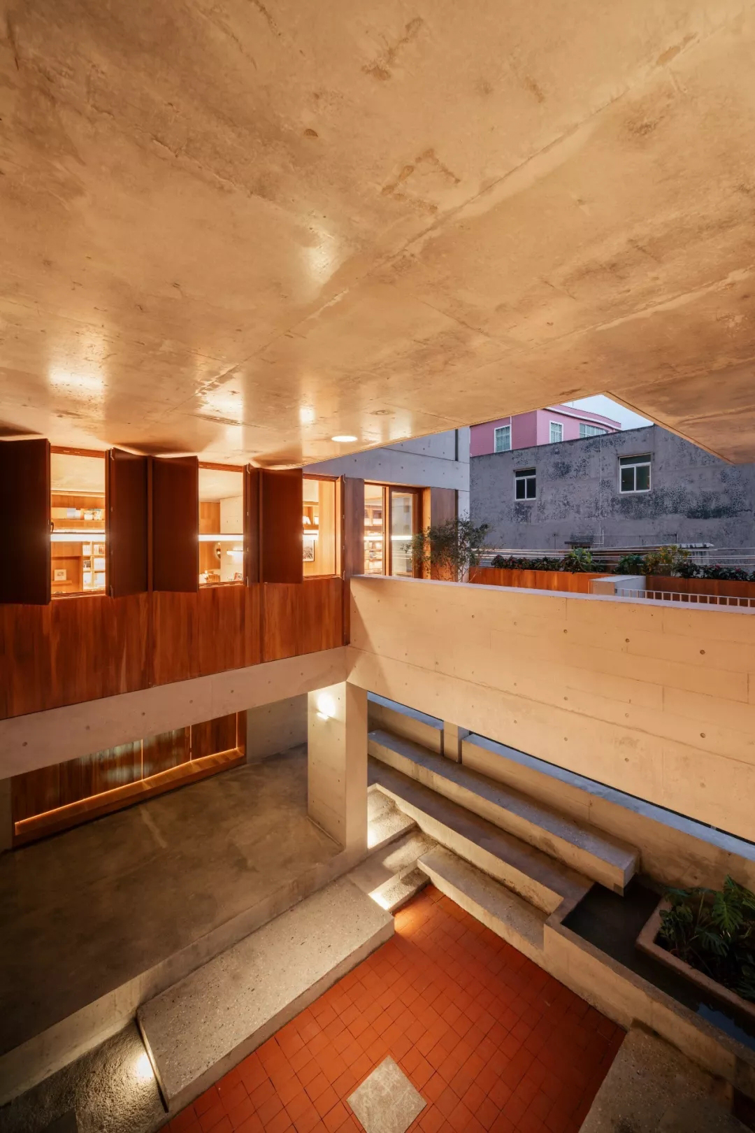 琚宾爆拆《皮囊》里的家，握手楼逆袭美宅+图书馆综合体！-60