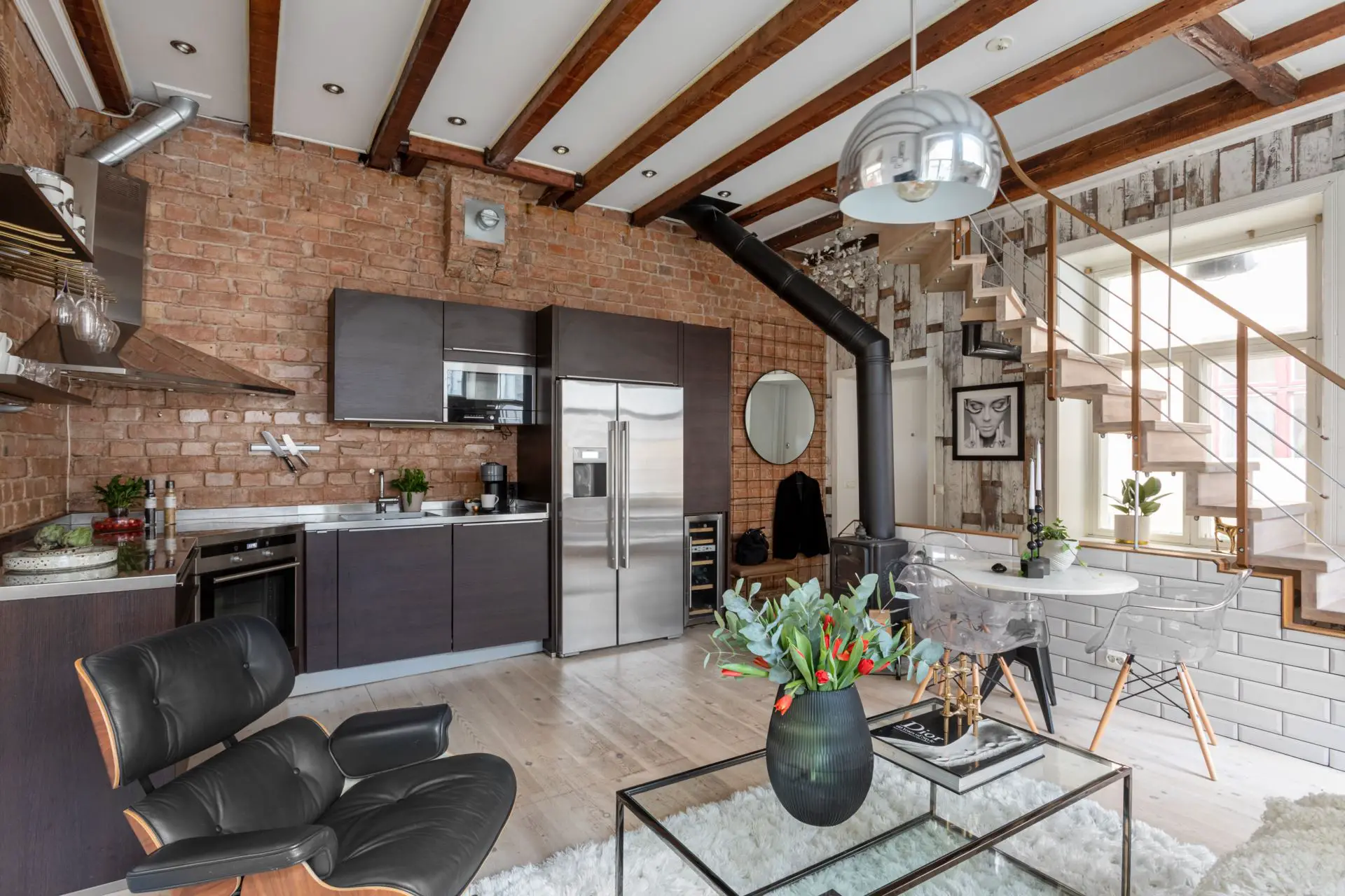 1905 年瑞典老建筑的现代温馨小屋-7