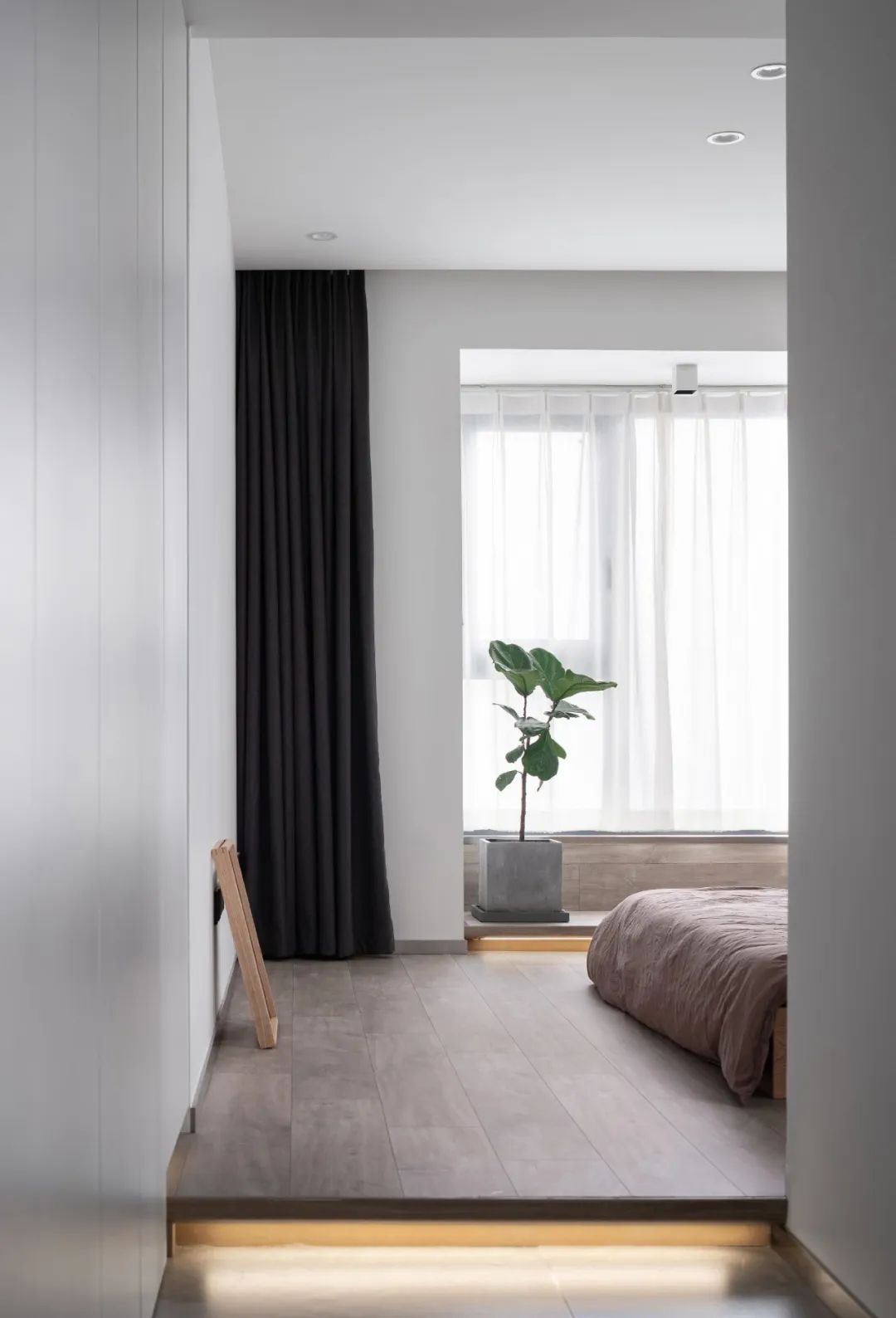 黑白基调,打造隔绝纷扰的年轻夫妻新居-62