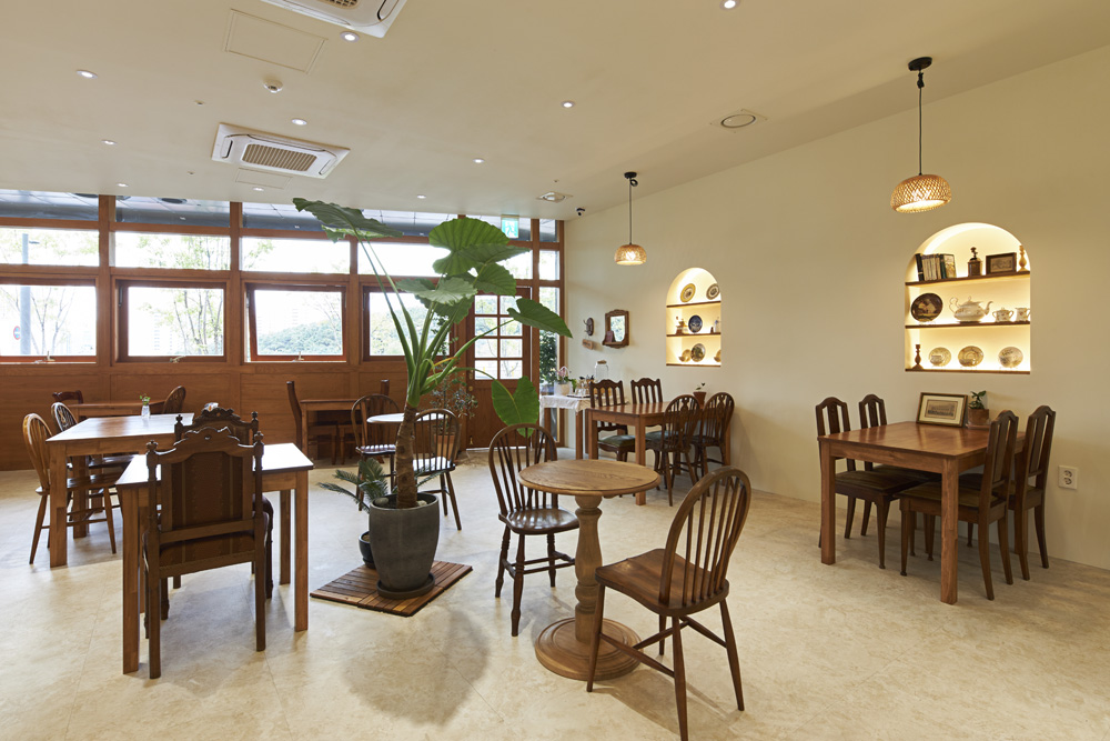 简约 25 坪咖啡店，展现白色木质空间魅力-9