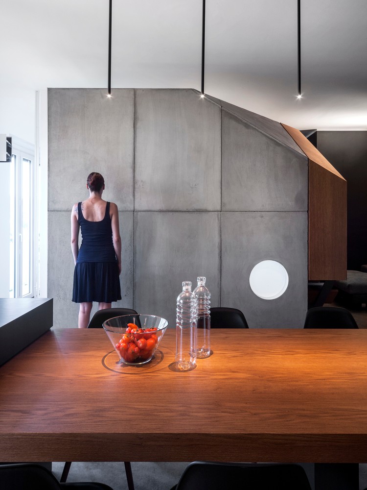 都灵“无门”公寓，明亮通透的混凝土洞穴-13