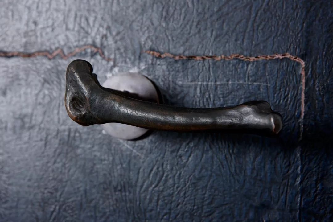 多学科设计大师 Faye Toogood 的手工实验艺术-36