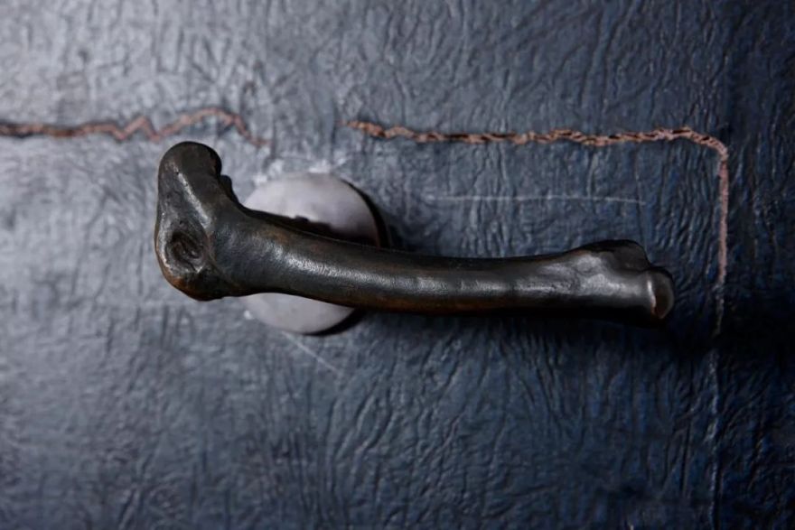 多学科设计大师 Faye Toogood 的手工实验艺术-36