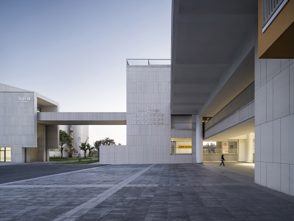 江苏省靖江高级中学新校区丨中国江苏丨江苏中锐华东建筑设计研究院有限公司荣朝晖工作室-110