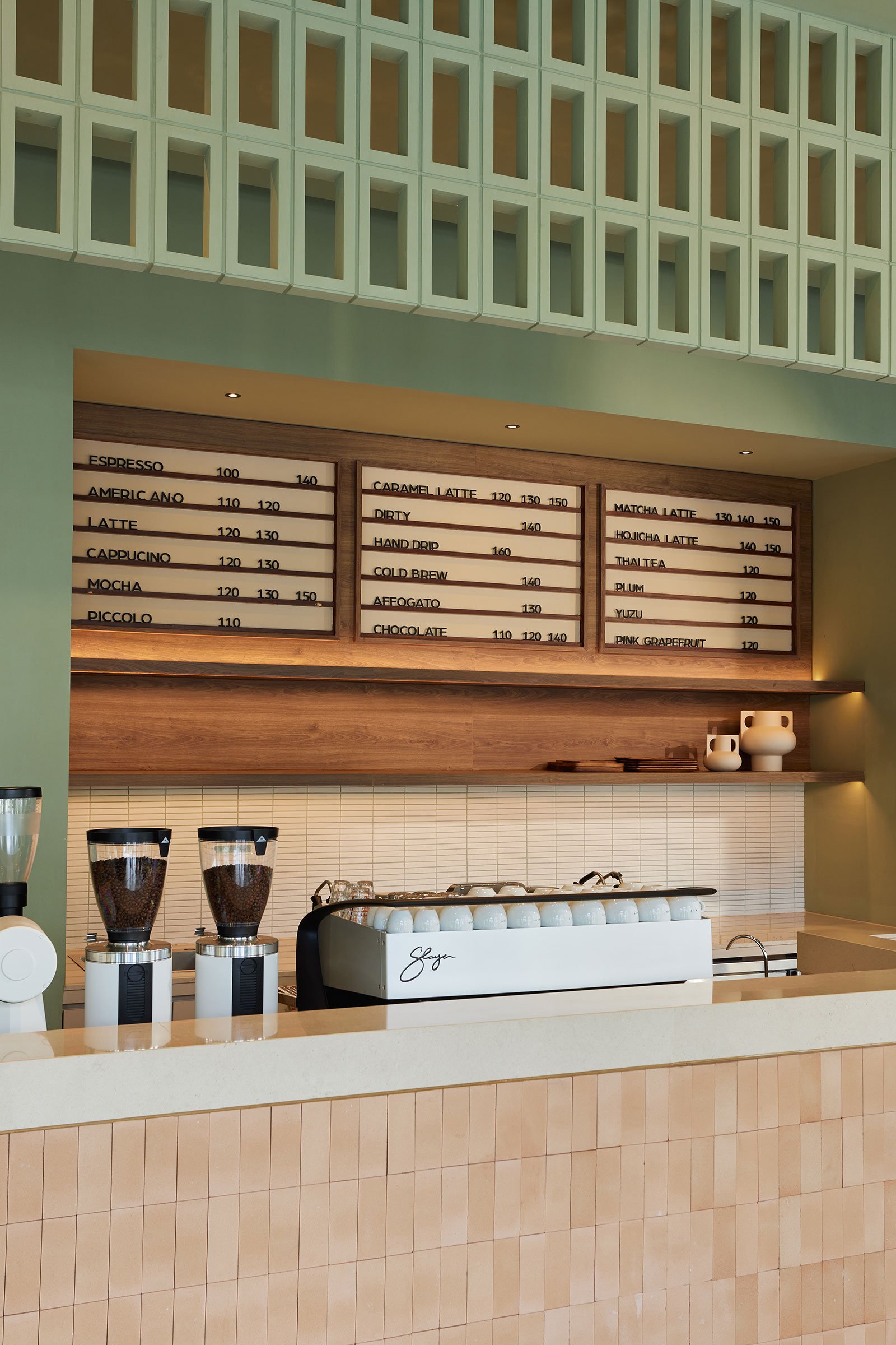 曼谷市中心的宁静咖啡馆丨泰国曼谷丨STUDIO 1:10-15