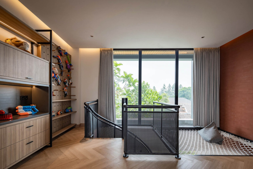 HUMBLE AND HOMEY, RUMAH MEWAH DI PLONGKOWATI - Asrinesia-41