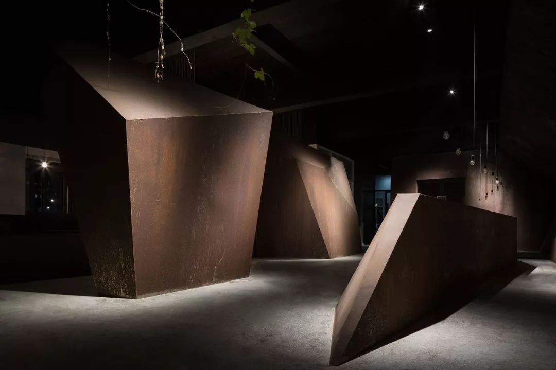 原始空间的新生力量——汕头 AD 艾克建筑办公室设计-12