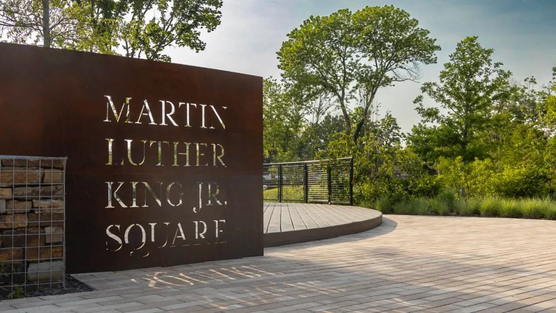 阿肯色州康威市市中心的马丁·路德·金广场丨美国丨SWA-10