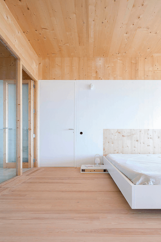 岩石上的住宅--木头做的房子  mariàcastelló-46