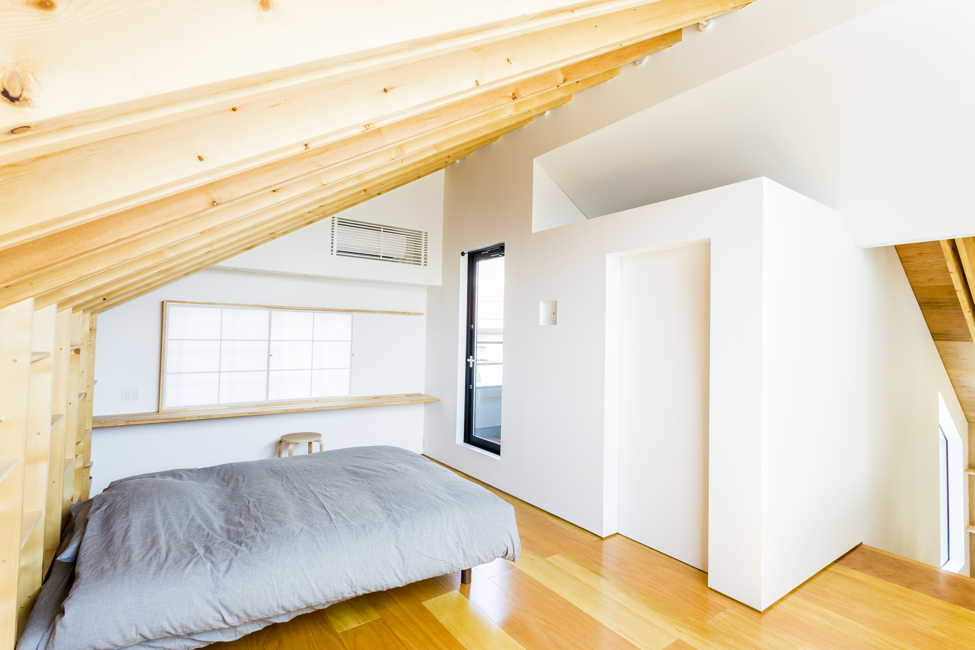 三角形层屋丨日本丨Maruta Architects-17