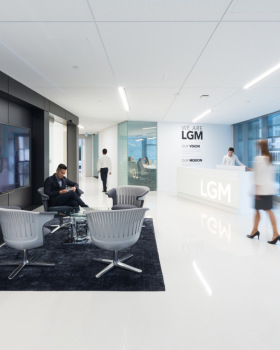 温哥华 LGM 总部 | 汽车遗产融入现代办公空间