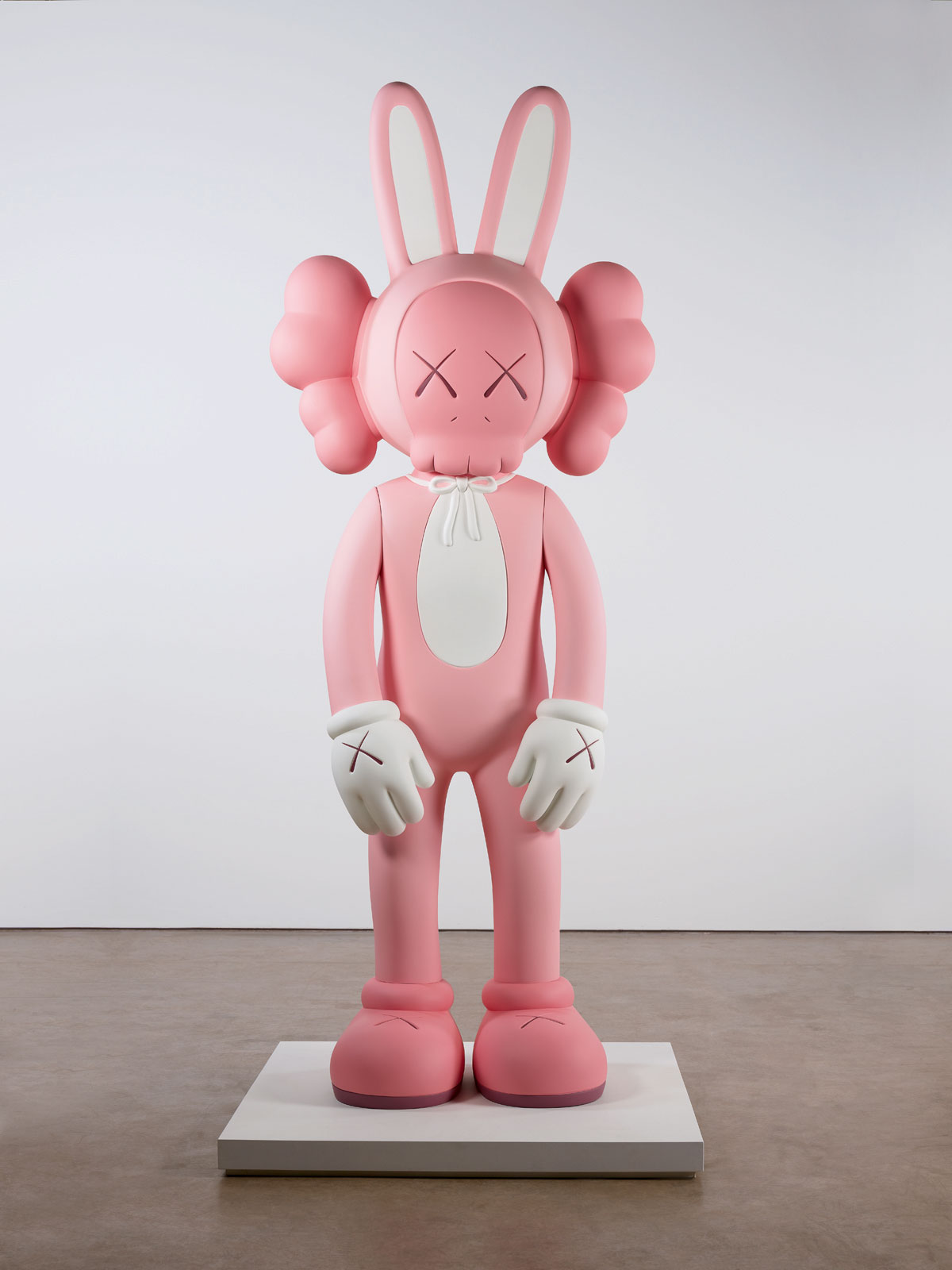 英国乡村巨型 KAWS 雕塑展-34