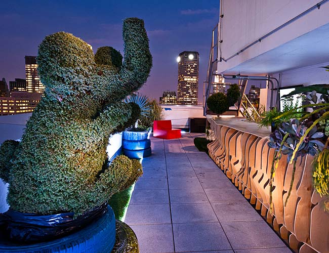 the showtime house united states of tara loft and roof-20