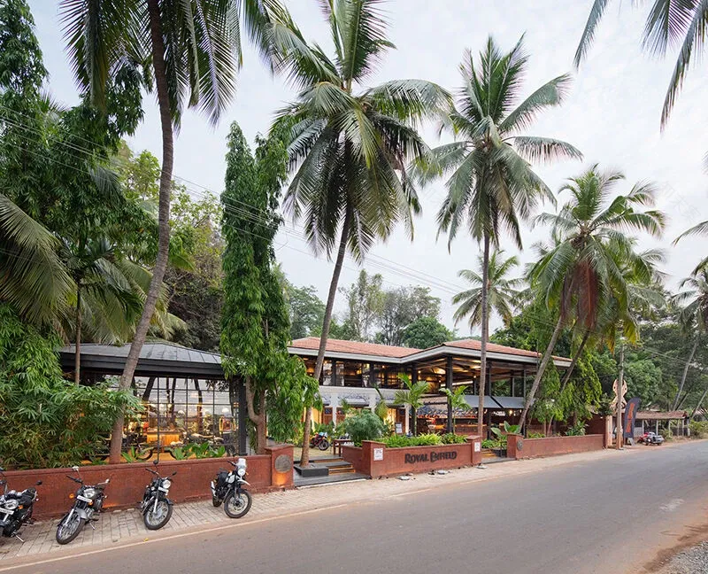 皇家恩菲尔德车库咖啡馆-19