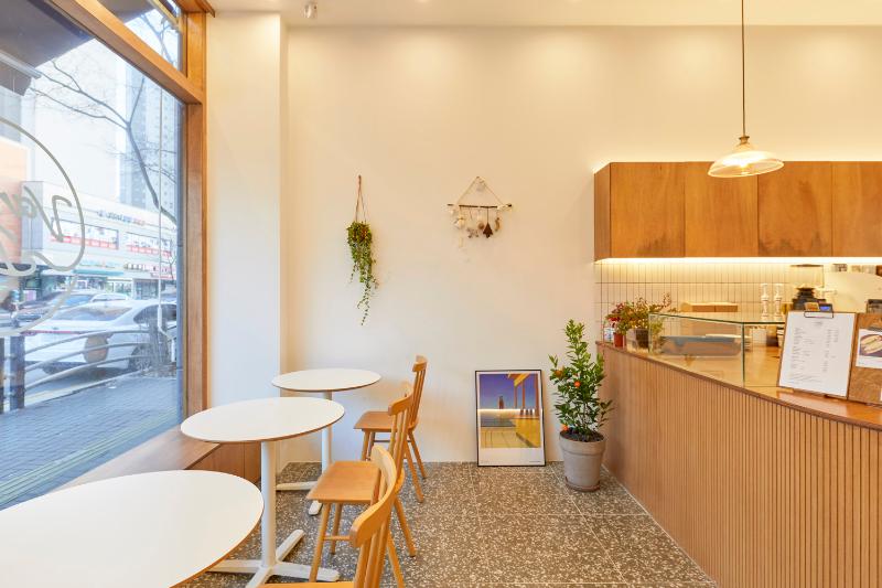 简约 12 坪咖啡厅，展现 IBO&Woodton 设计魅力-2