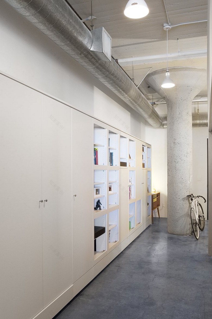 Toy Loft in Los Angeles / CHA:COL-18