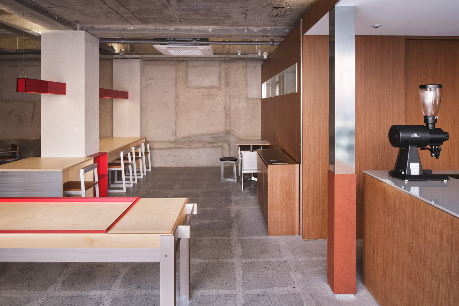 韩国 Busan 复古咖啡店 SSAP Coffee丨design by 83-19