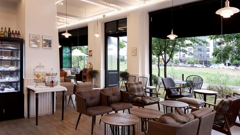 极简 45 平咖啡厅设计 打造温馨宜居空间-8