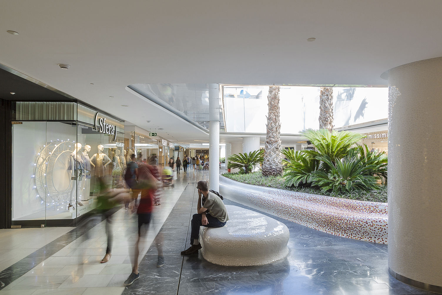 巴塞罗那 Glòries 购物中心翻新 | 旧空间焕发新活力-10