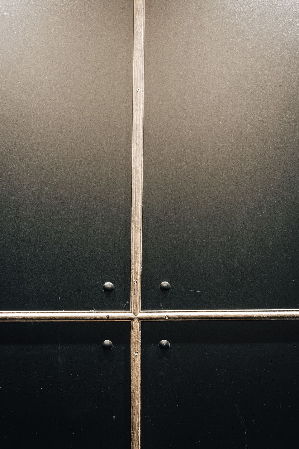 COCC· and coherent 打造瑞士圣加仑老城区温馨酒馆-44