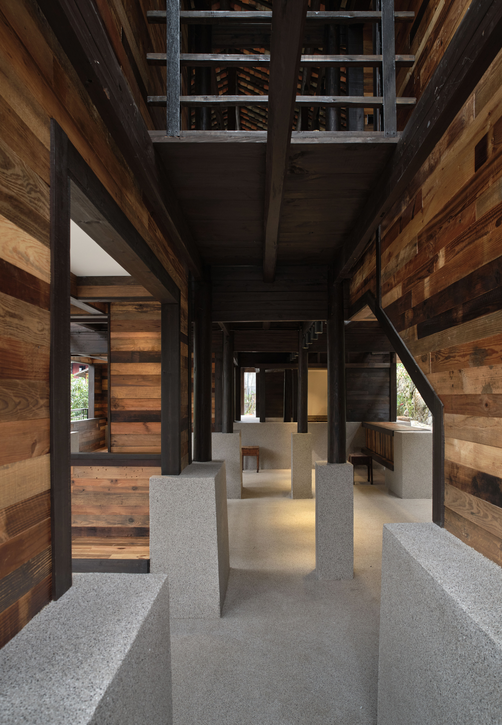 Renovation of the Old Riverside House / Ref Architects + 0.5m Studio-37