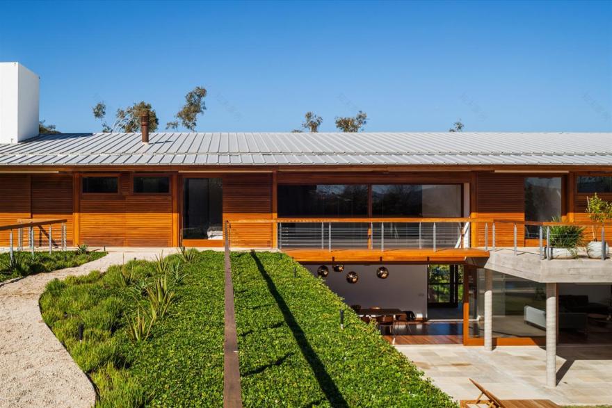 巴西 Bragança Paulista 斜坡住宅-3