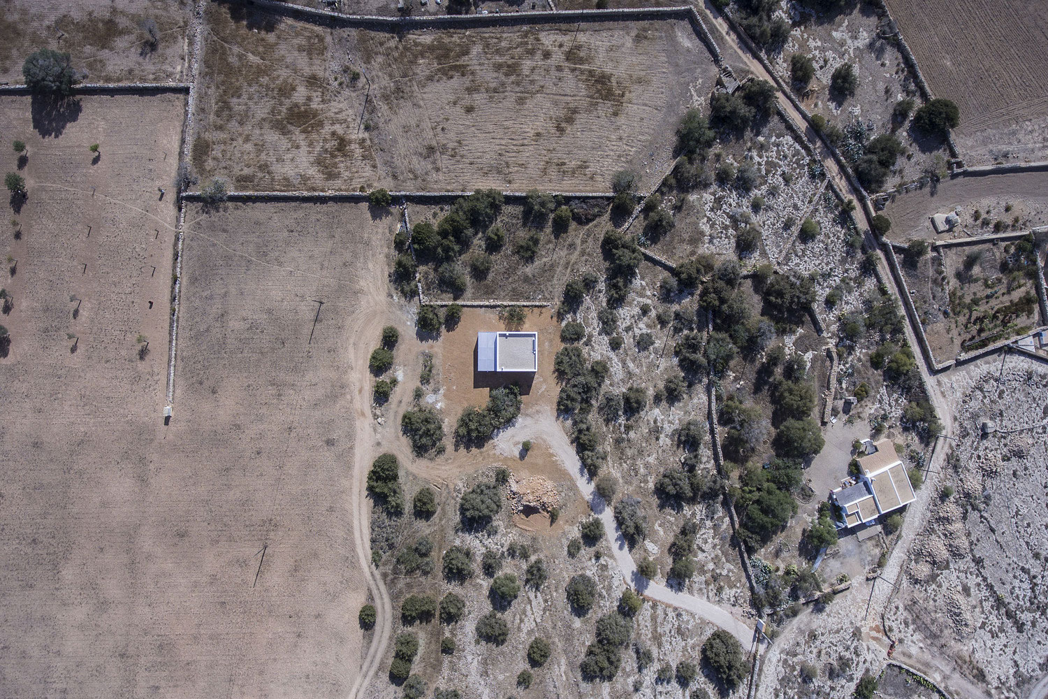 Small House on the Fabulous Island of Fomentera Designed by Marià Castelló-7