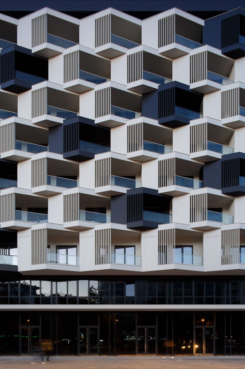 诺维萨德解放大道某商住建筑丨Lazar Kuzmanov-6