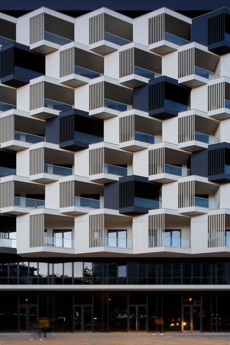 诺维萨德解放大道某商住建筑丨Lazar Kuzmanov-6