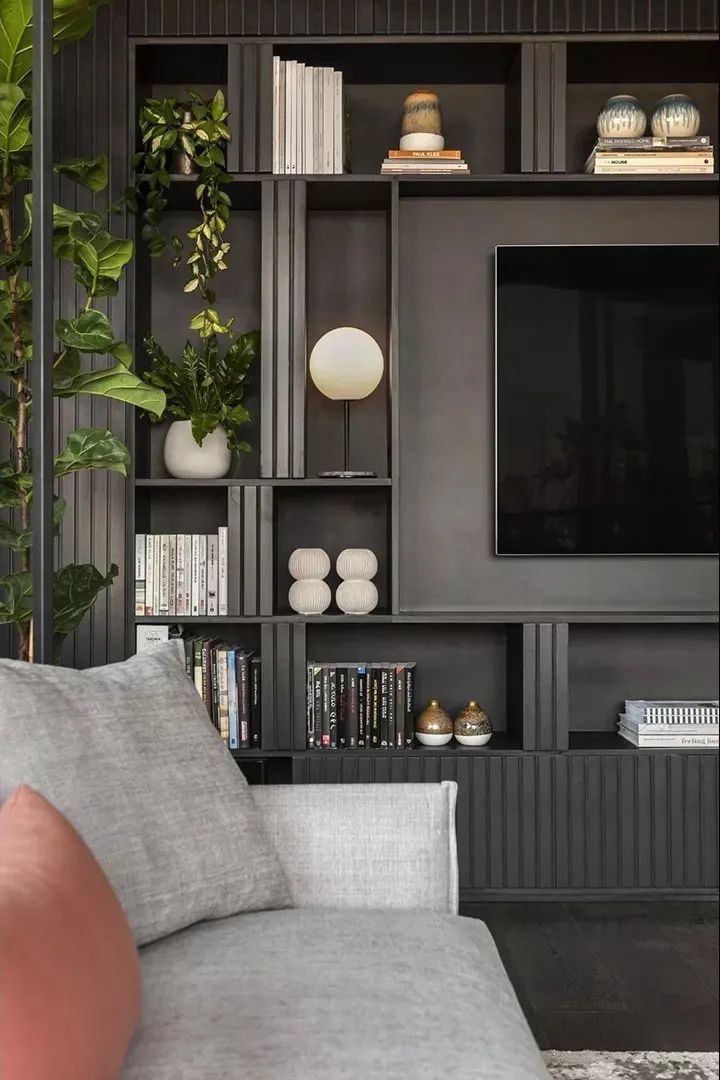 Aviram Kushmirski 打造轻奢风空间，黑白色调与实木地板的完美搭配-124