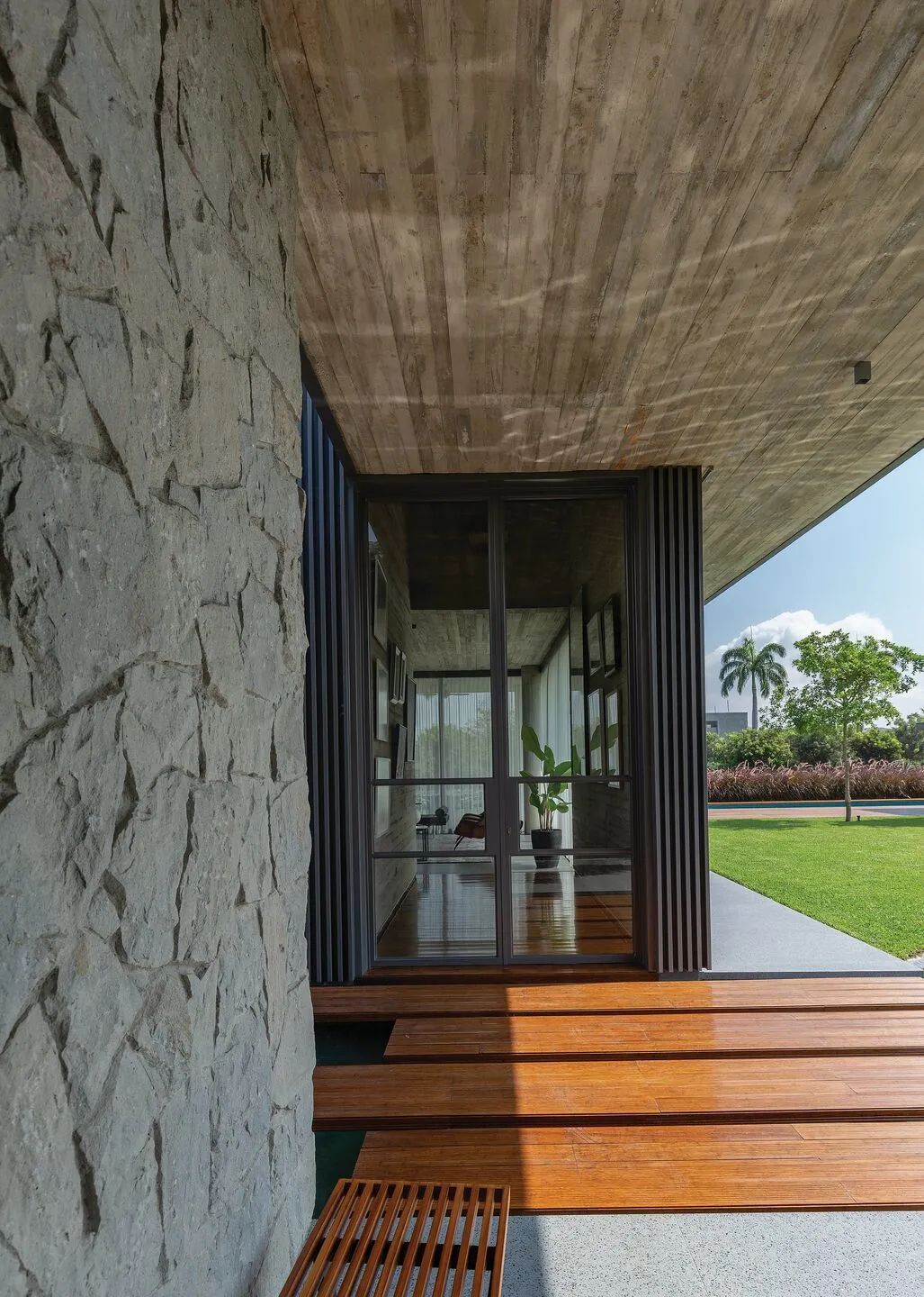 厄瓜多尔 6M 别墅 | 融入自然的简约空间-35