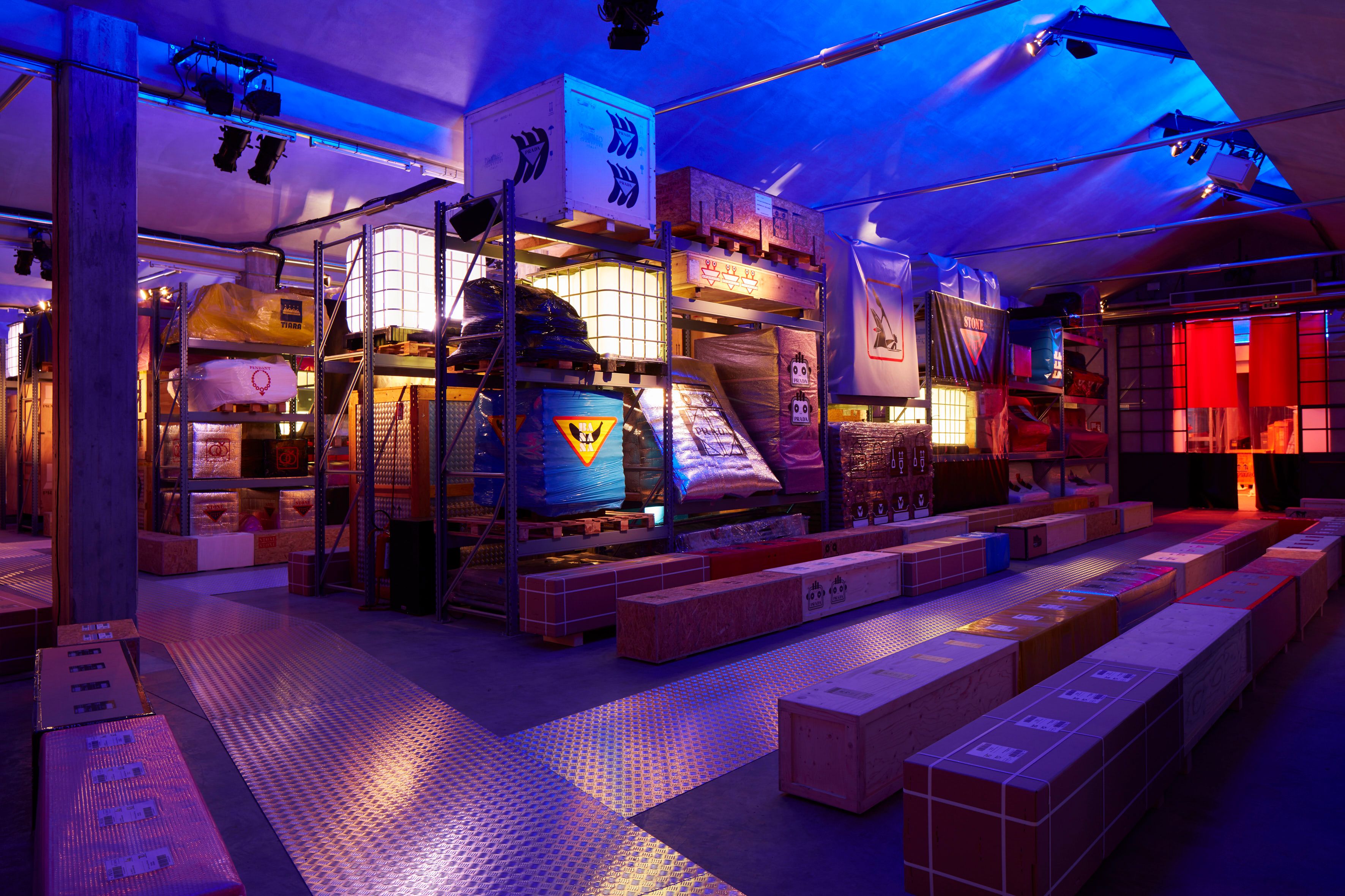 2018 秋冬普拉达男女时装秀-17