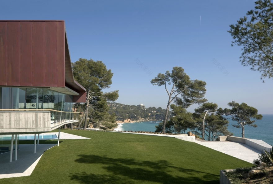 五口之家西班牙夏日住宅,与大海相邻的景观盛宴-4