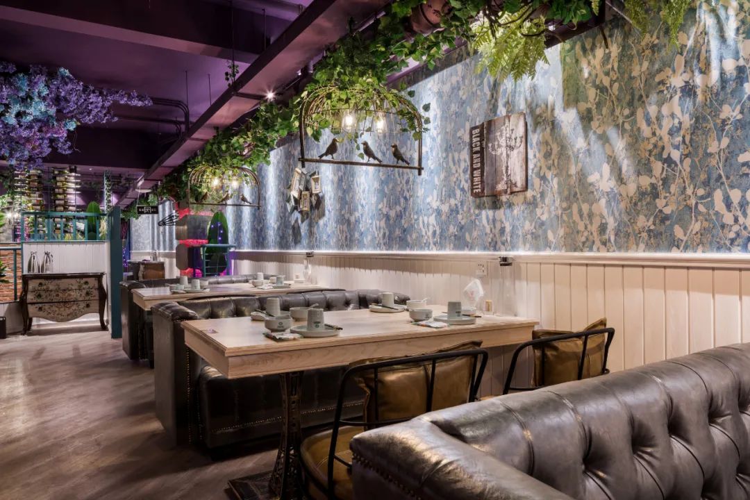 钱磊 | 餐饮空间不止餐饮,五光十色的视觉盛宴-52