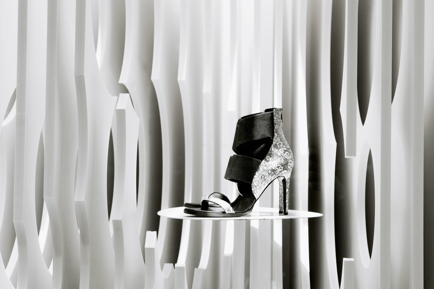 巴黎 Galeries Lafayette 白色梦幻橱窗设计-26