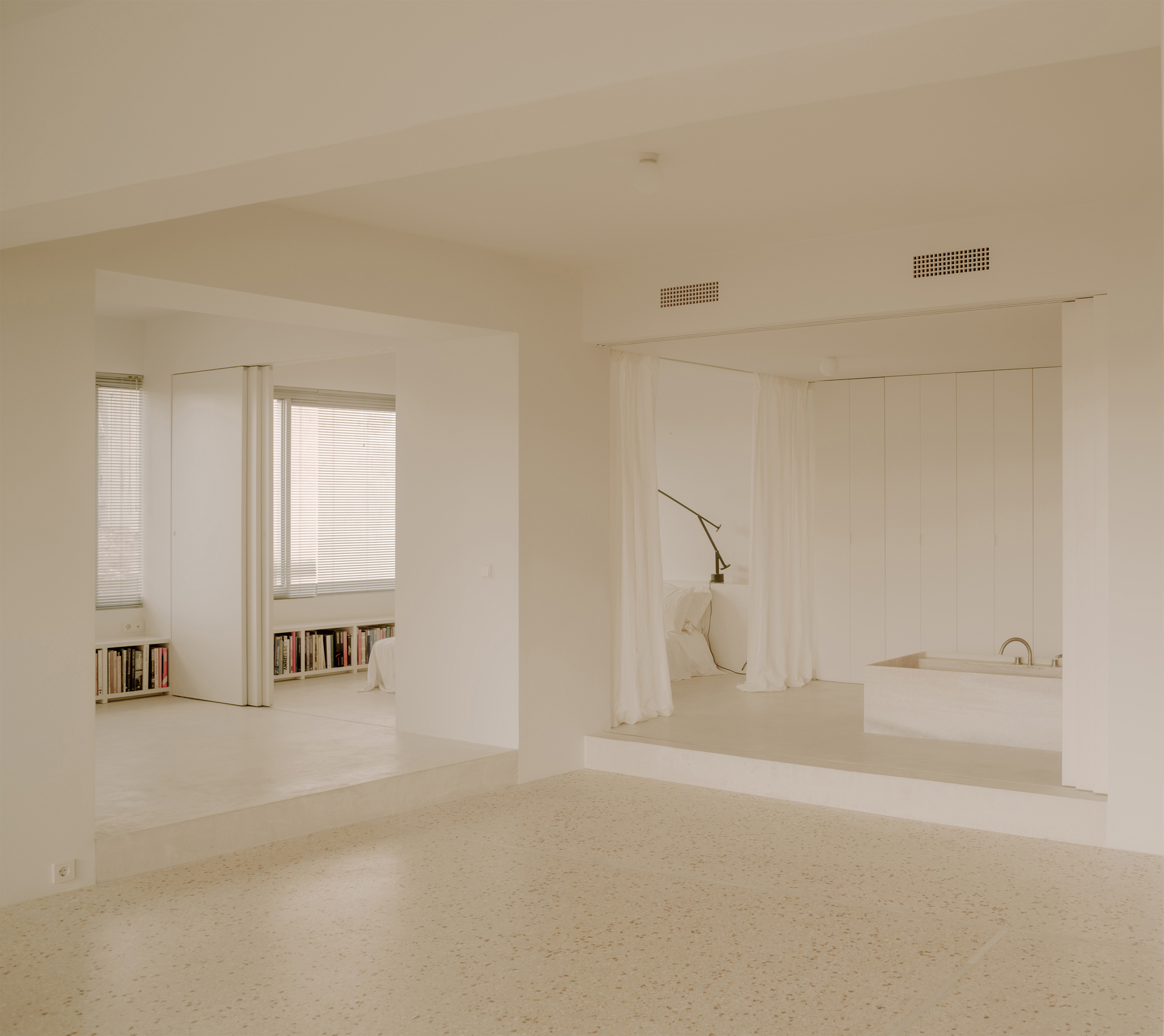 Astral Weeks Flat and Exhibition Space / Oblique-13