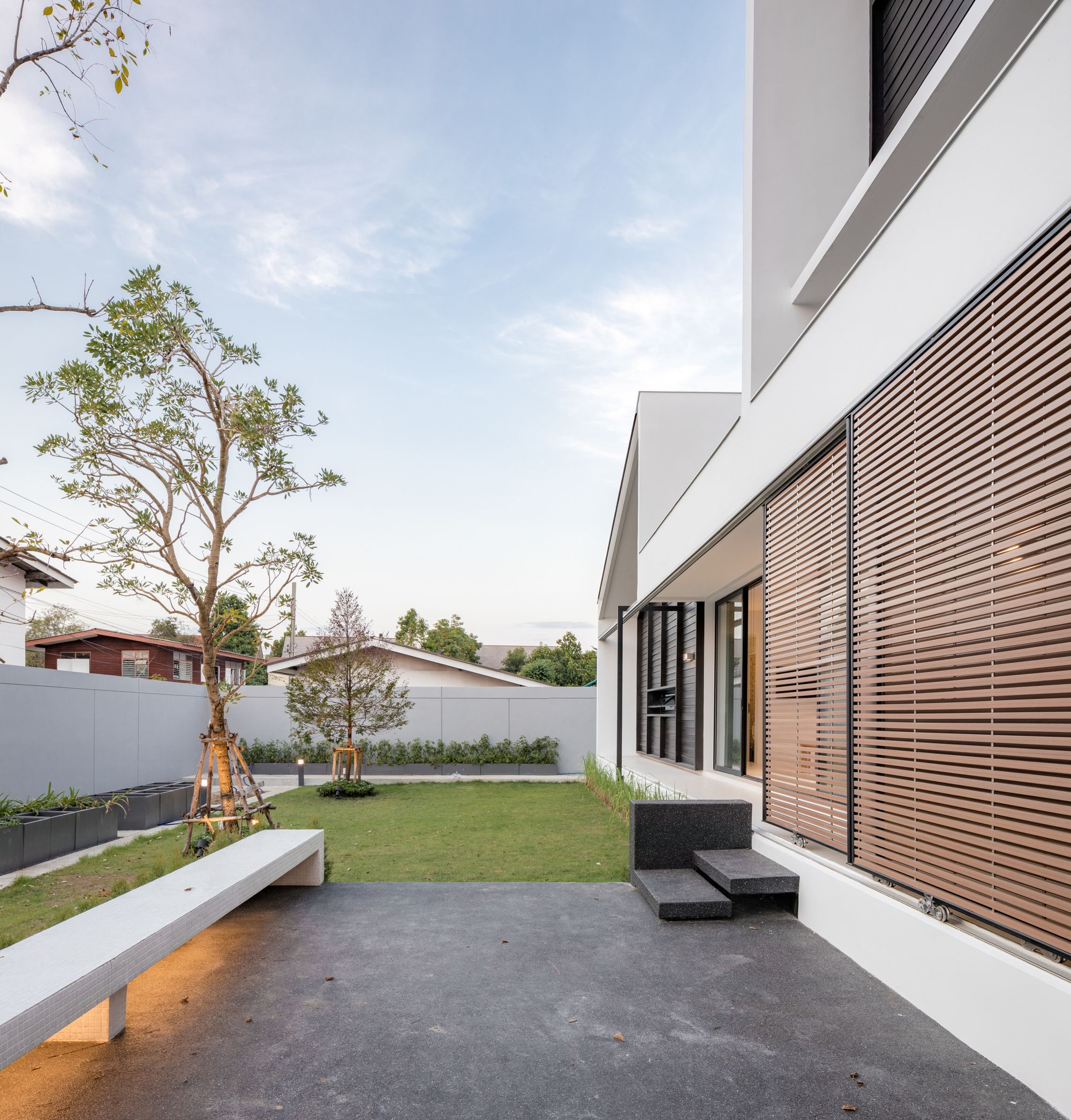 曼谷郊区六居室庭院住宅-21