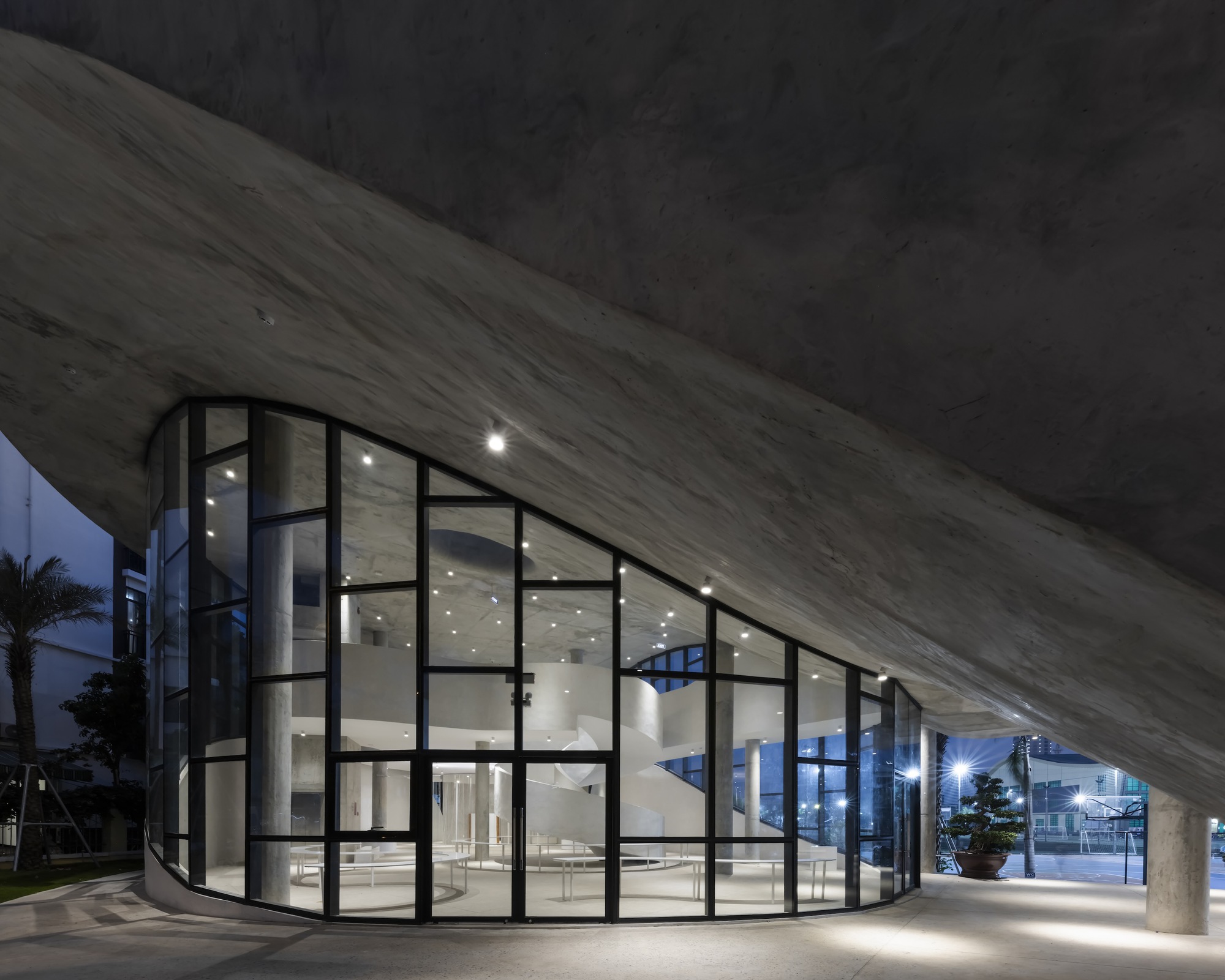 Son Tra Art Exhibition Center / Ho Khue Architects-40