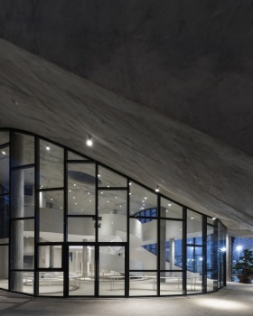 Son Tra Art Exhibition Center / Ho Khue Architects