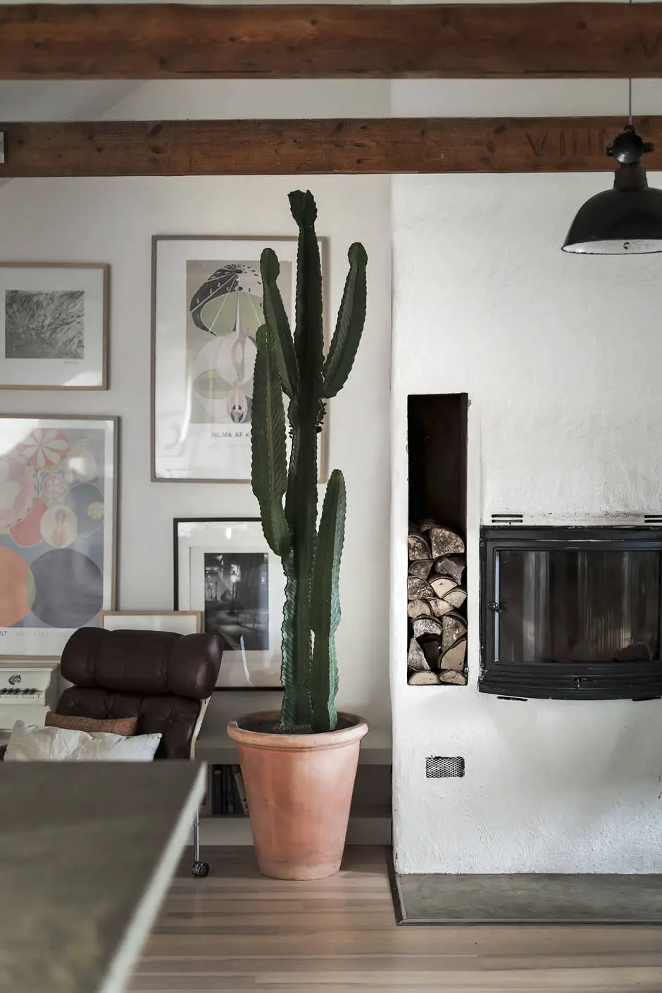 老建筑顶层阁楼的巧妙设计，空间利用与魅力细节-10