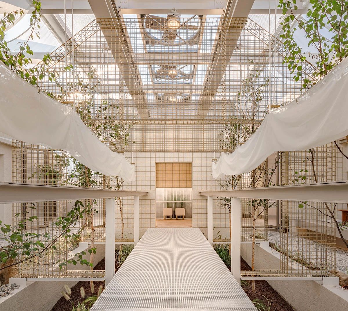 韩国旧厂房改造，变身特色咖啡厅-0