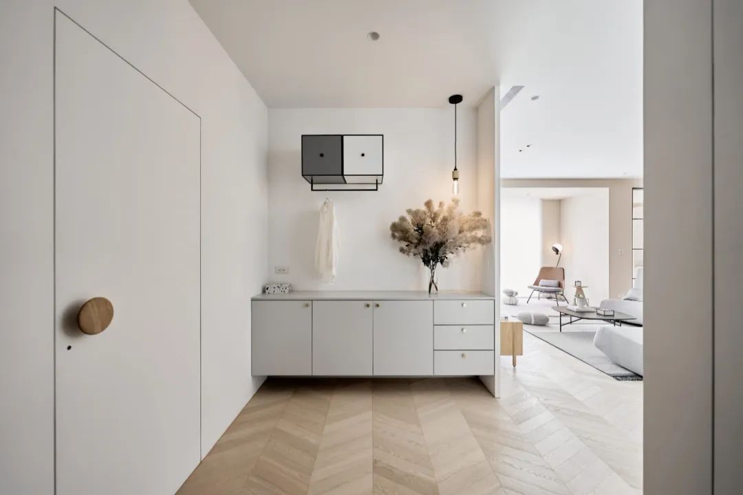 现代黑白灰搭配的北欧风住宅丨工作室-31