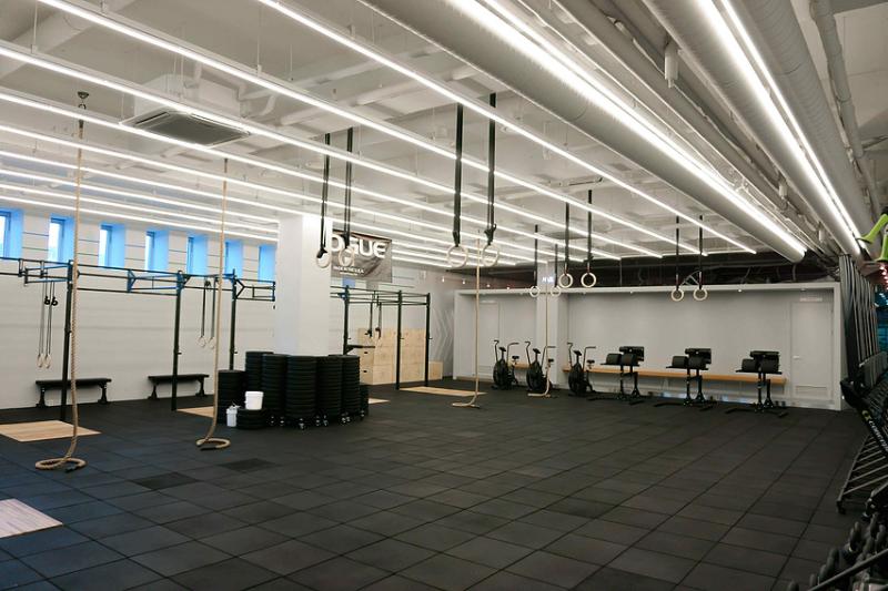 110 平简约黑白风格 Cross Fit 中心设计-2