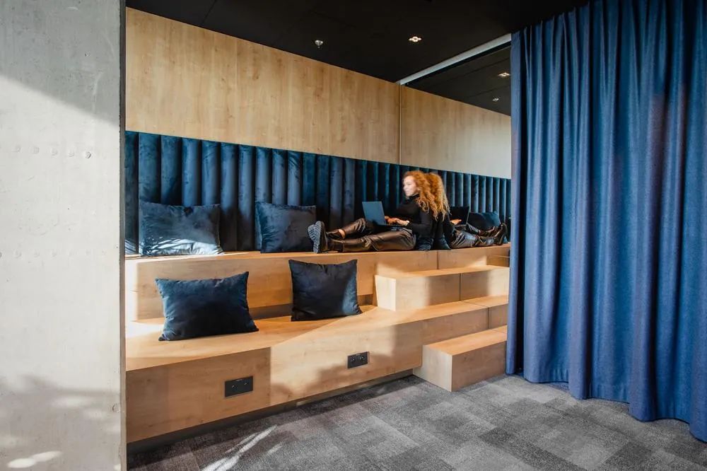 波兰卡托维兹普华永道服务交付中心办公室设计丨The Design Group-32