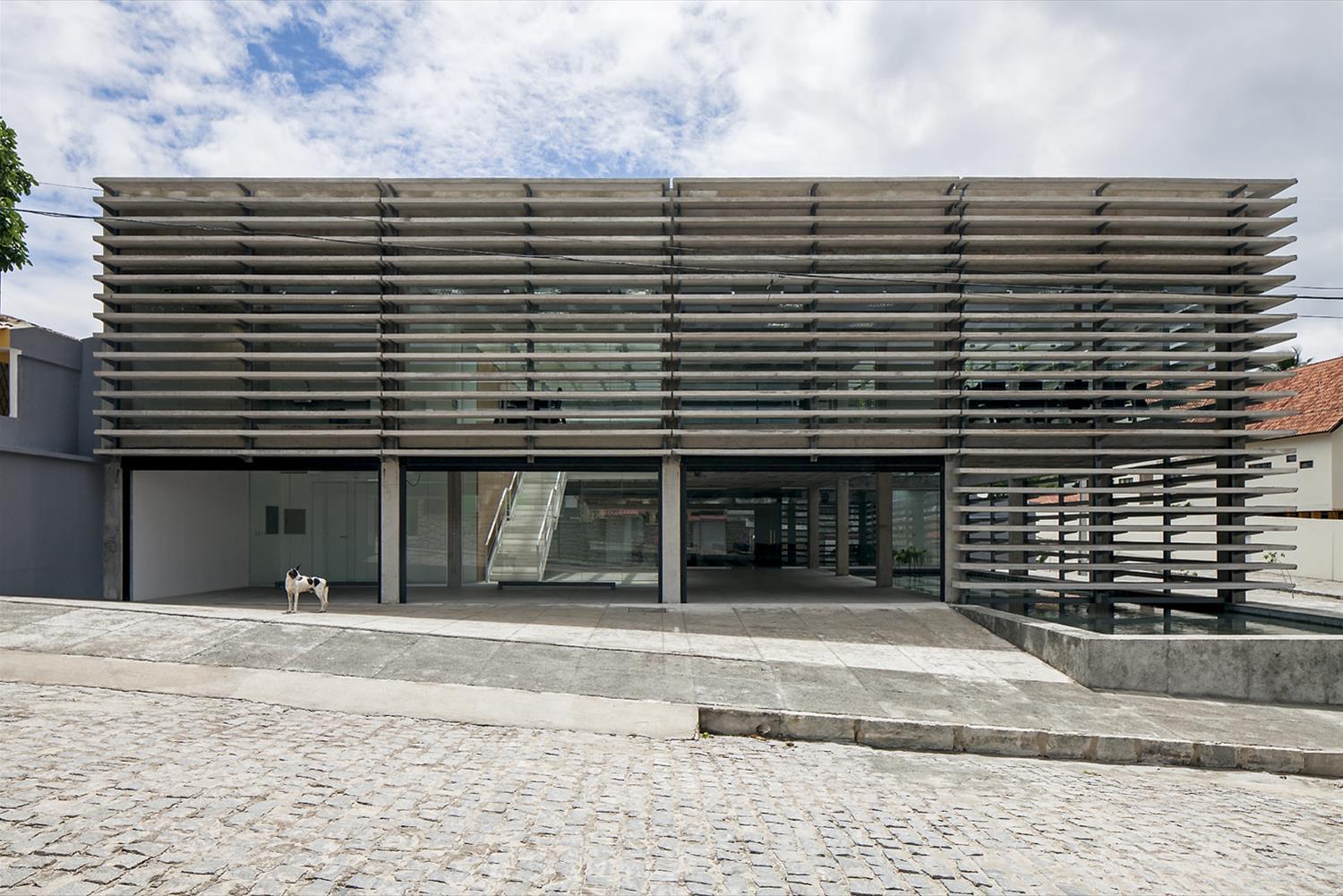 巴西 CREA-PB 政府大楼 | 混凝土与玻璃的完美结合-2