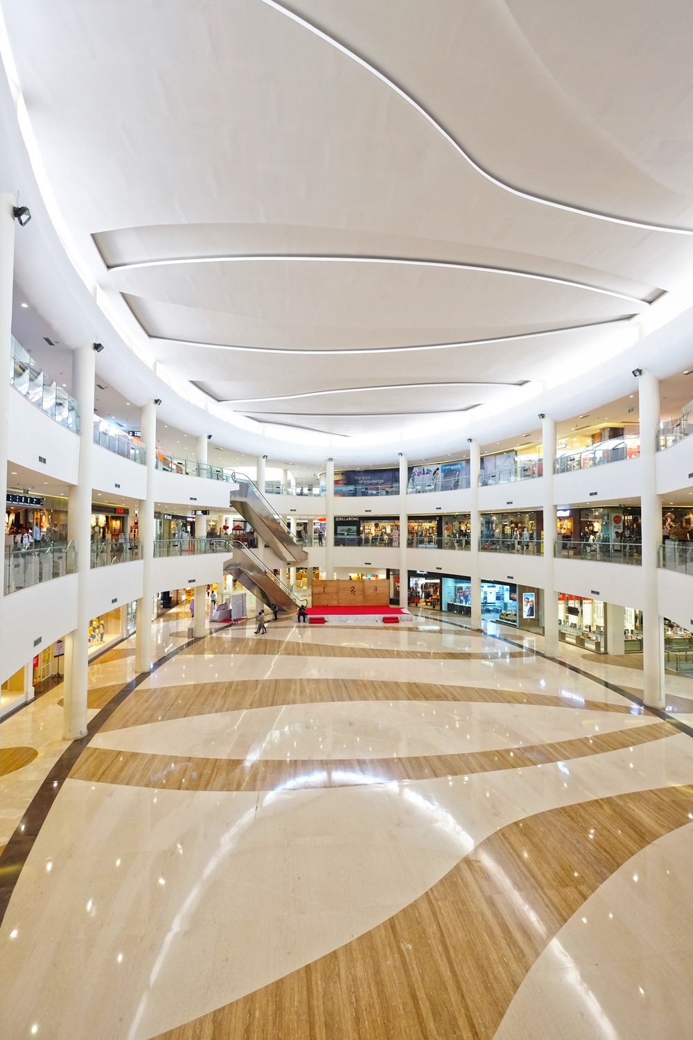 龙目岛爱皮卡腾购物中心-12