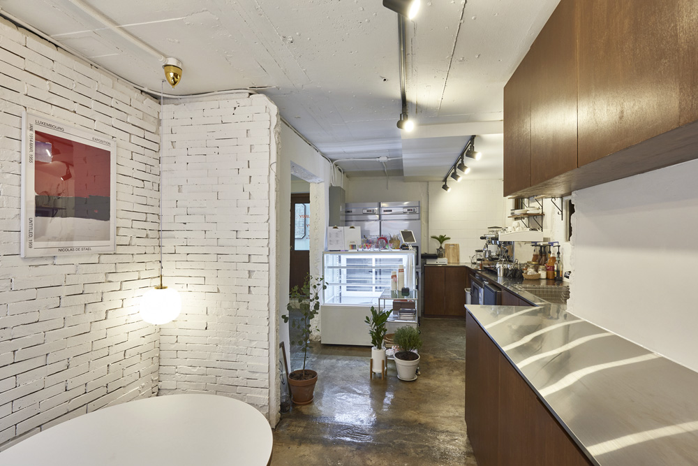 十平米打造温馨原木风咖啡馆，设计亮点一语道破-5